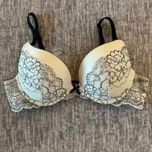 Victoria’s Secret Dream Angels Push-Up Bra
